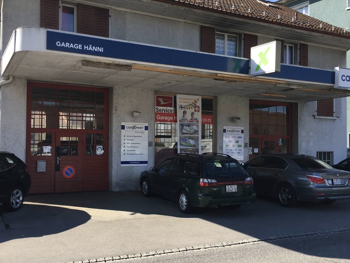 Fassadenansicht von Garage Hänni in Thun am Tag