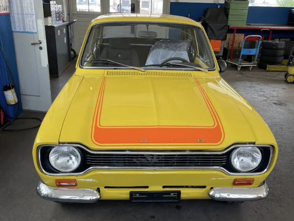 Klassischer Ford in der Werkstatt von Garage Hänni